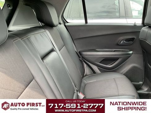 Used 2022 Chevrolet Trax LT w/ LT Convenience Package AWD/4WD image 15