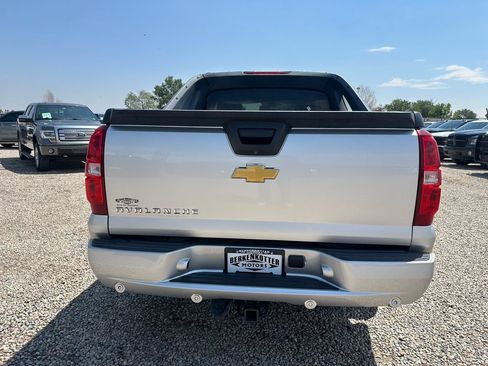 Used 2012 Chevrolet Avalanche LT w/ Suspension Package, Off-Road AWD/4WD image 9