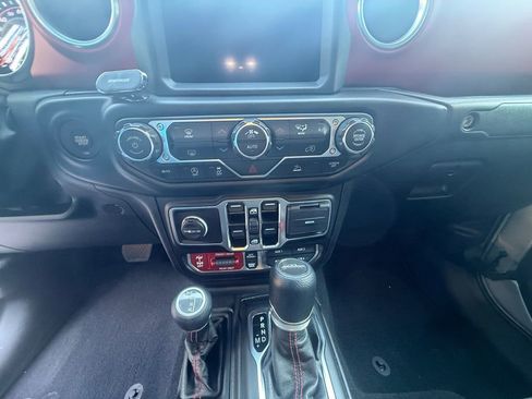 Used 2023 Jeep Gladiator Rubicon w/ Trailer Tow Package AWD/4WD image 16