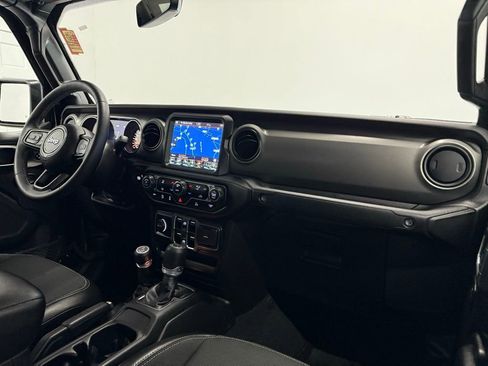 Used 2023 Jeep Gladiator Sport S image 24