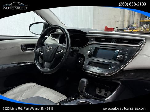 Used 2014 Toyota Avalon XLE image 10
