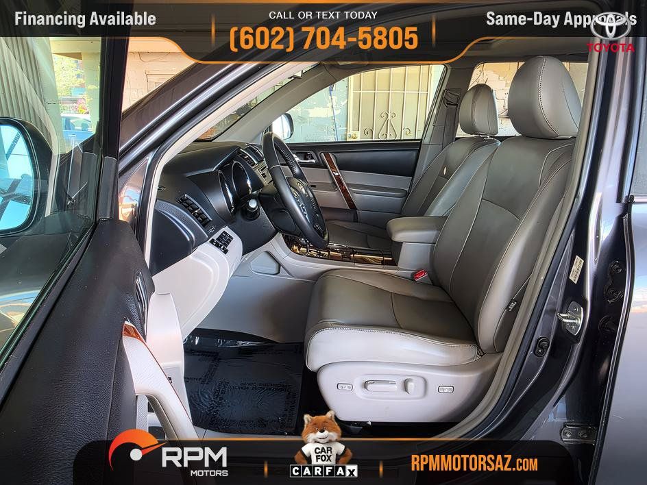 Used 2013 Toyota Highlander Limited w/ Protection Pkg FWD image 9