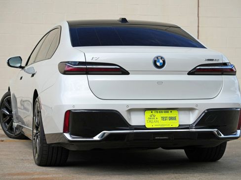 Used 2023 BMW i7 xDrive60 w/ Executive Package 2 AWD/4WD image 6