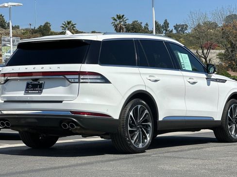 Used 2020 Lincoln Aviator Reserve w/ Equipment Group 202A AWD/4WD image 3