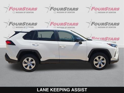 Used 2022 Toyota RAV4 LE FWD image 3