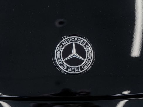 Used 2026 Mercedes-Benz GLB 250 4MATIC image 5