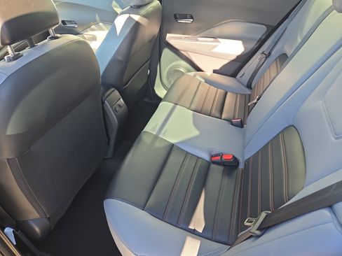 Used 2023 Nissan Kicks SR w/ SR Premium Package image 13