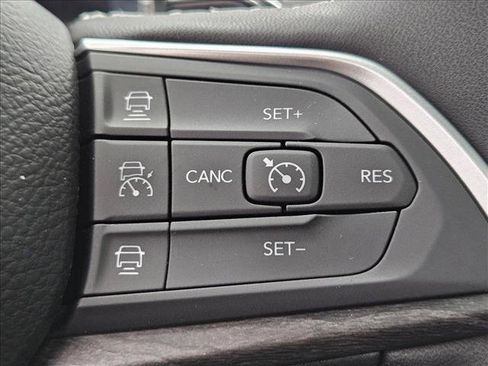 New 2025 Jeep Grand Cherokee Limited image 12