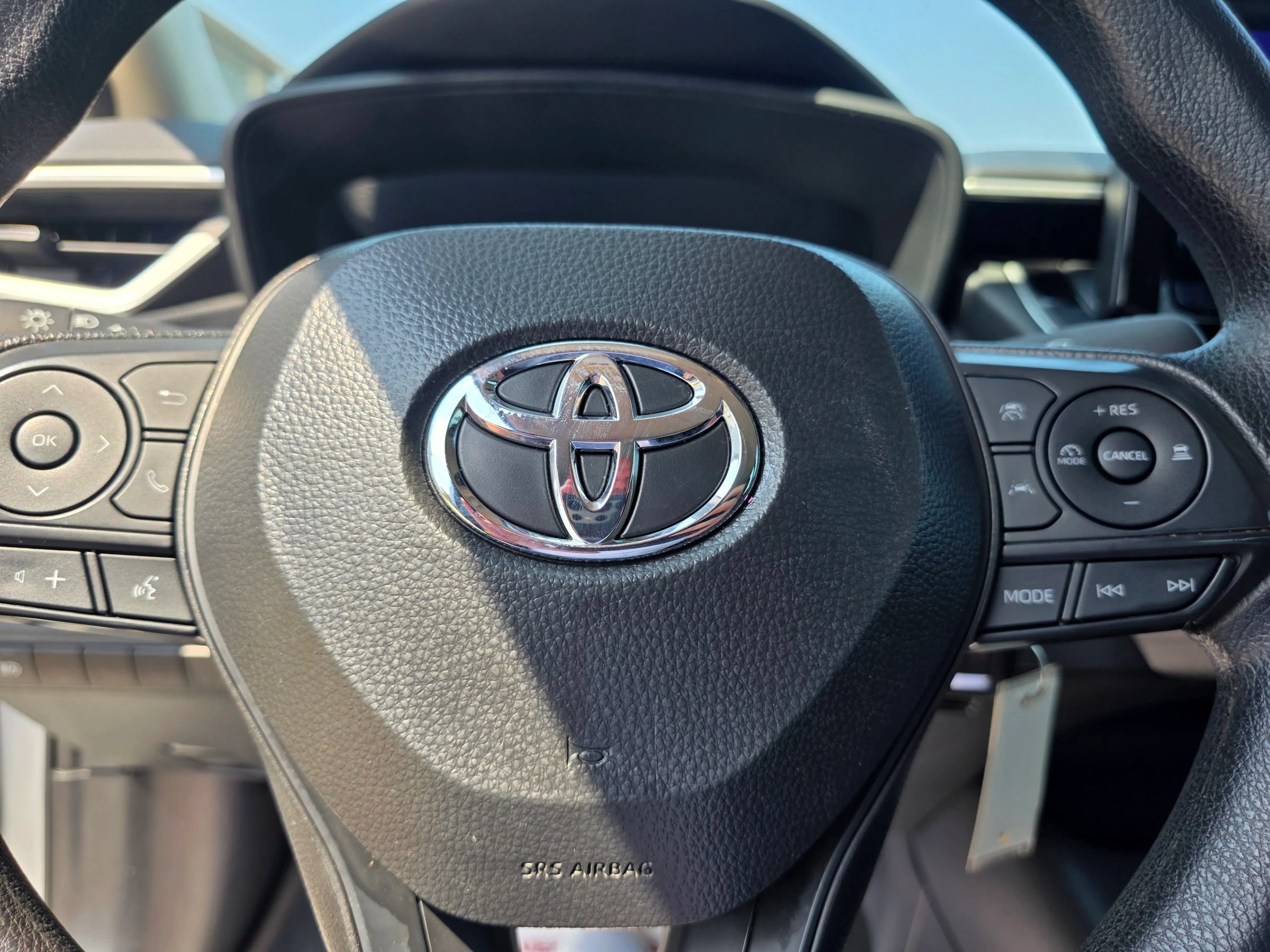 Used 2025 Toyota Corolla LE FWD image 15