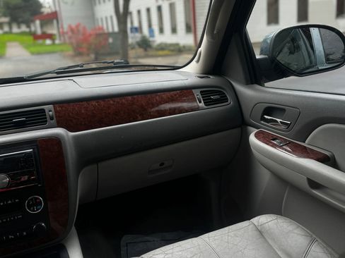 Used 2008 Chevrolet Tahoe LT w/ LT Preferred Equipment Group RWD image 13