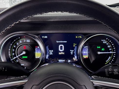 Used 2022 Jeep Wrangler Unlimited Sahara image 18