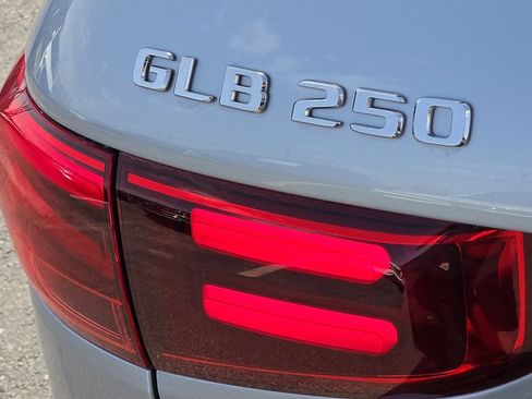 New 2026 Mercedes-Benz GLB 250 image 9
