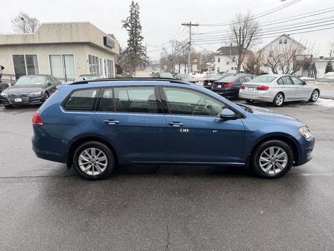 Used 2016 Volkswagen Golf S image 9