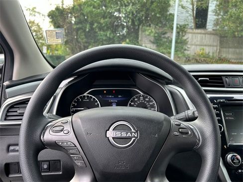 Certified 2023 Nissan Murano S image 11