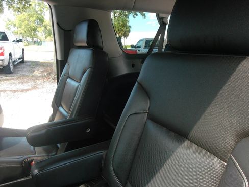 Used 2018 Chevrolet Suburban Premier RWD image 27