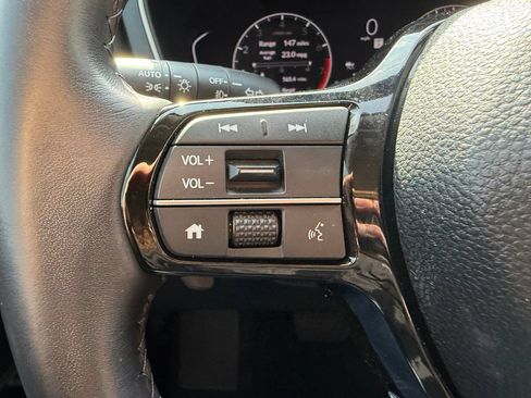 Used 2023 Honda Pilot Touring image 13