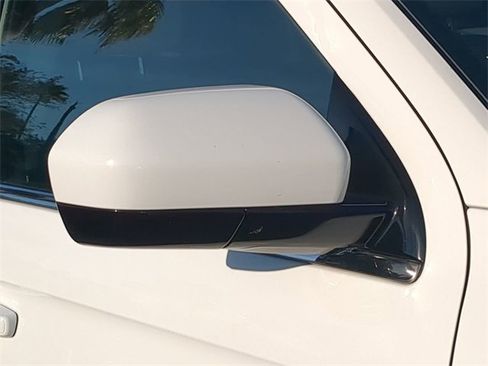 Used 2024 Ford Expedition Max XLT image 12