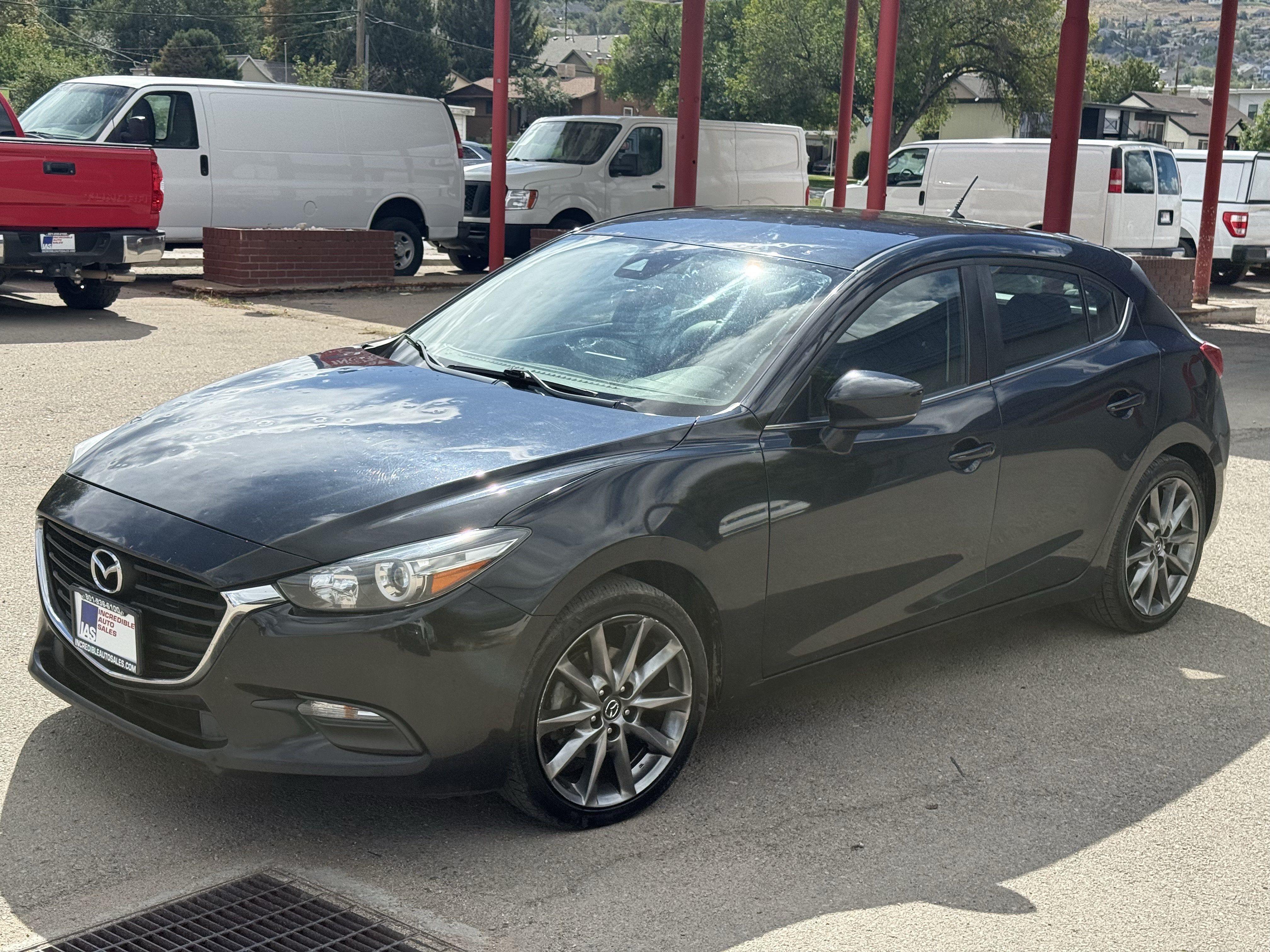 Used 2018 MAZDA MAZDA3 Touring FWD image 8