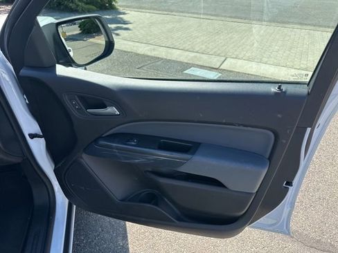 Used 2018 Chevrolet Colorado Z71 AWD/4WD image 18