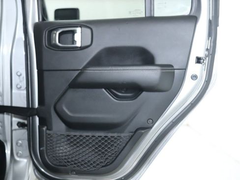 Used 2021 Jeep Wrangler Unlimited Sahara image 35