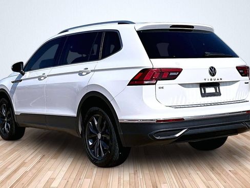 Used 2022 Volkswagen Tiguan SE AWD/4WD image 12