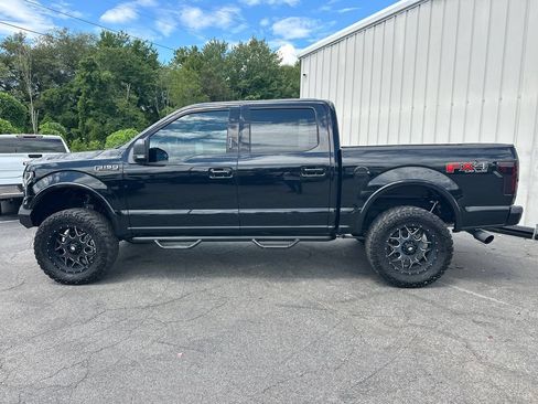 Used 2017 Ford F150 XLT w/ Equipment Group 302A Luxury AWD/4WD image 9