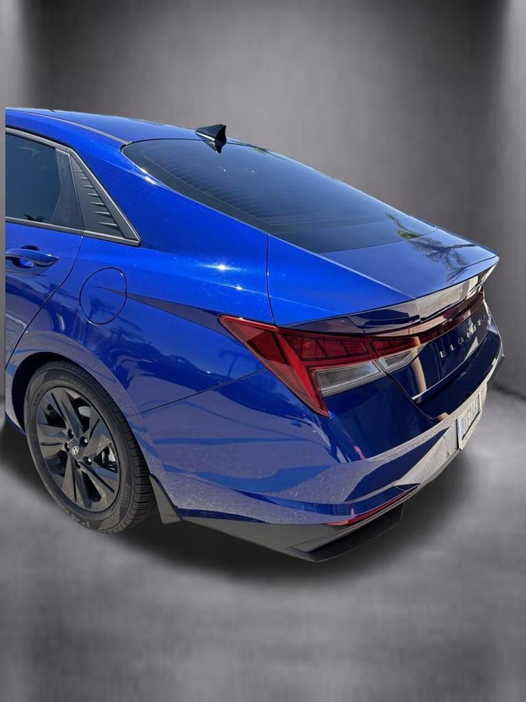 Certified 2023 Hyundai Elantra Blue FWD image 19