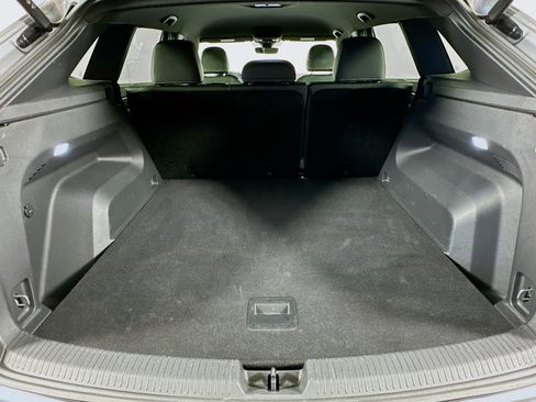 Used 2025 Volkswagen Atlas Cross Sport SE image 27