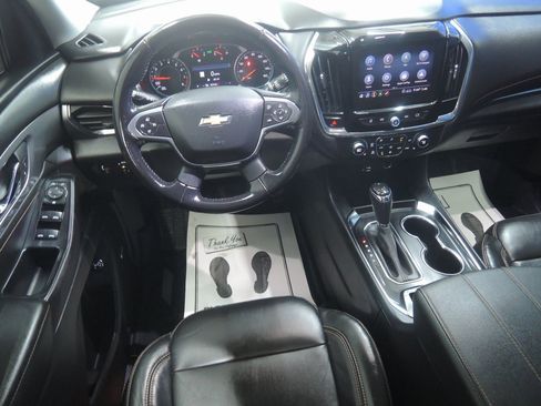 Used 2020 Chevrolet Traverse LT w/ LT Premium Package image 11