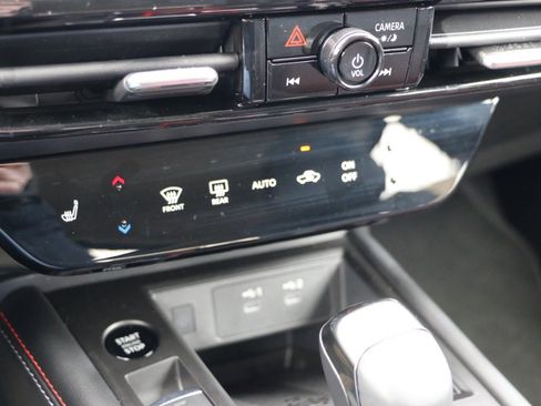 Used 2026 Nissan Kicks SR w/ Cold Weather Package image 23