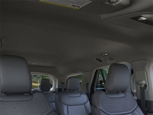New 2025 Ford Explorer Active w/ Active Comfort Package image 22