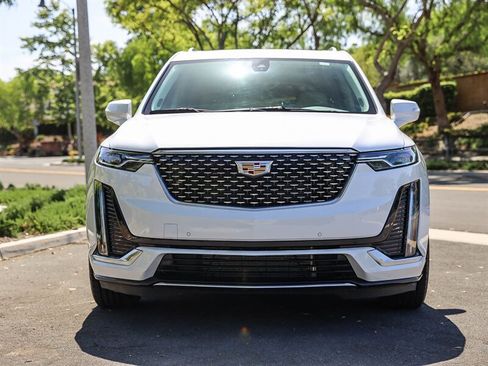 Used 2023 Cadillac XT6 Premium Luxury AWD/4WD image 4