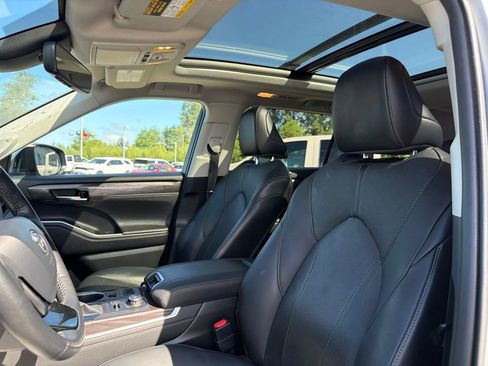 Used 2020 Toyota Highlander Limited AWD/4WD image 7