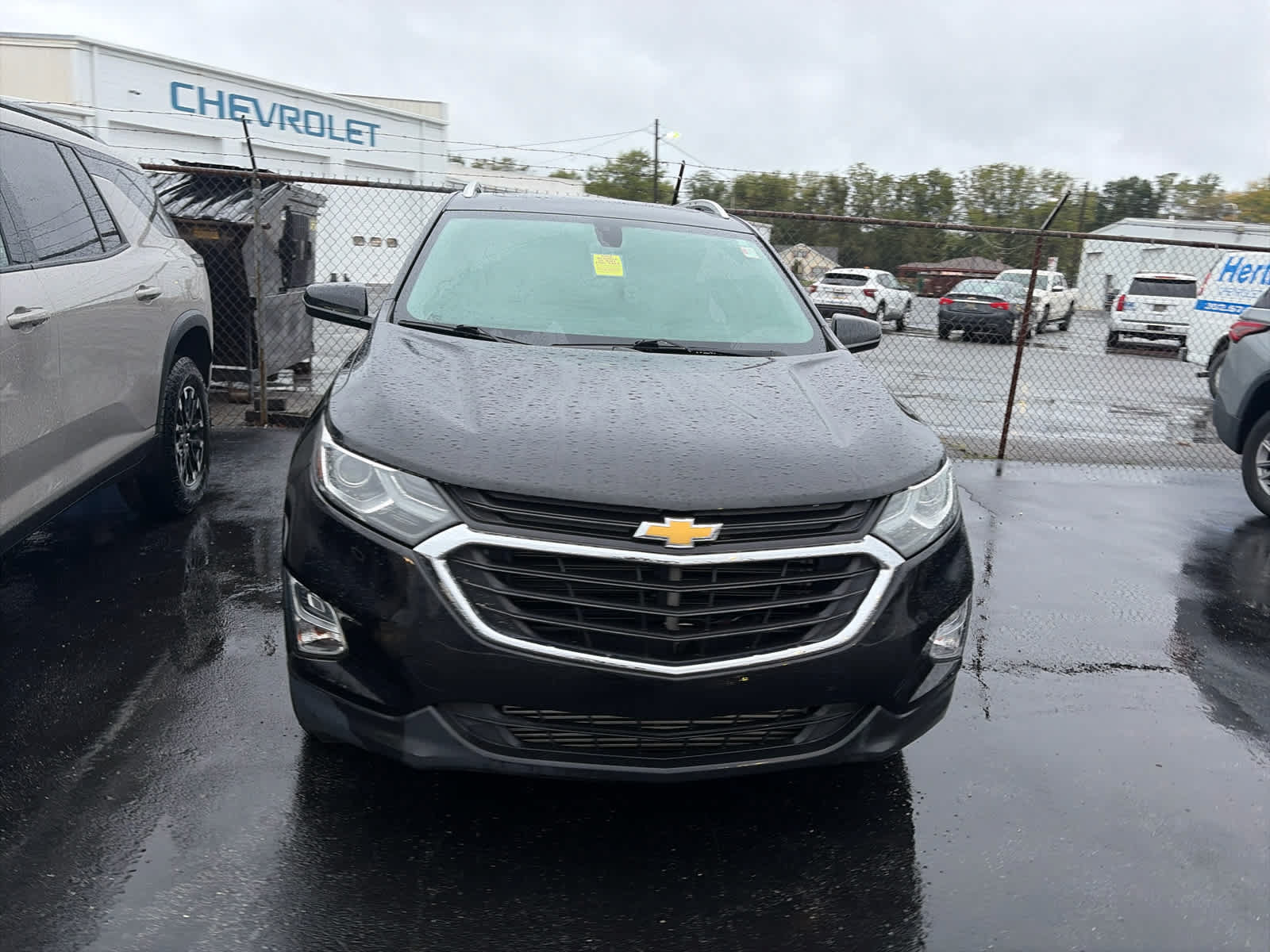 Used 2018 Chevrolet Equinox LT w/ Sun & Infotainment Package AWD/4WD image 2