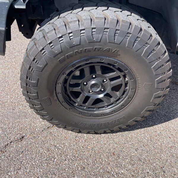 Used 2012 Jeep Wrangler Unlimited Sahara AWD/4WD image 10