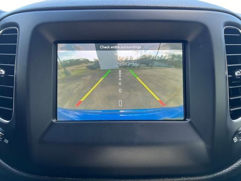 Used 2020 Jeep Compass Sport image 22