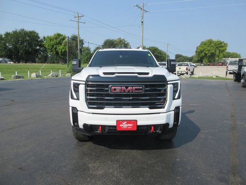 Used 2025 GMC Sierra 2500 AT4 w/ AT4 Premium Plus Package AWD/4WD image 11