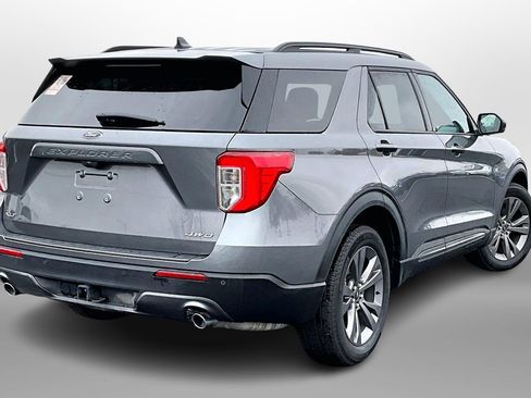 Used 2023 Ford Explorer XLT w/ Equipment Group 202A image 11