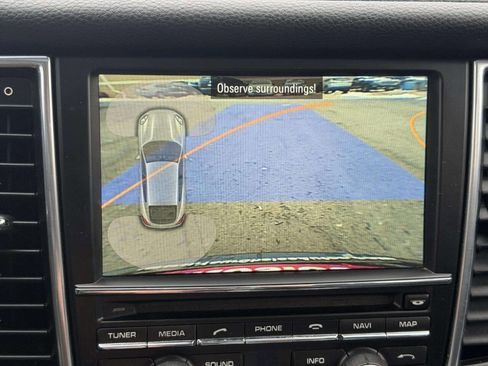 Used 2016 Porsche Panamera 4 Edition image 21