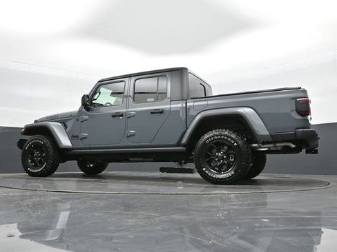 Used 2024 Jeep Gladiator Sport image 34