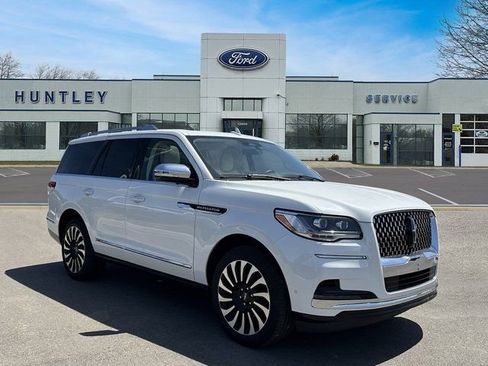 Used 2024 Lincoln Navigator Black Label image 4