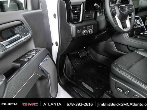 New 2026 GMC Sierra 2500 Denali w/ Denali Reserve Package image 8