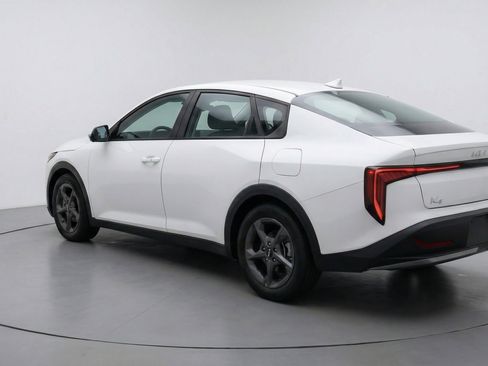 Used 2025 Kia K4 FWD image 6