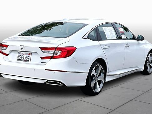 Used 2018 Honda Accord Touring image 12