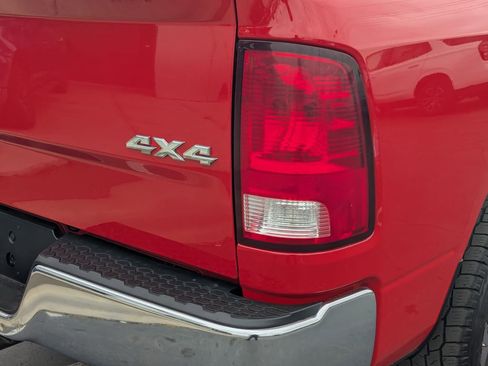 Used 2018 RAM 1500 ST w/ SXT Appearance Group AWD/4WD image 5