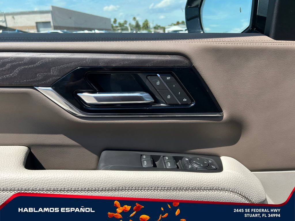 New 2026 GMC Yukon Denali w/ Denali Reserve Package AWD/4WD image 23