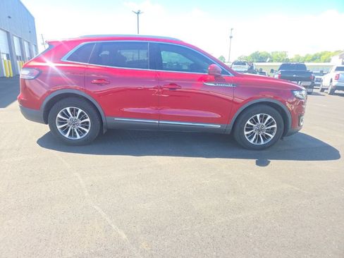 Used 2019 Lincoln Nautilus Select FWD image 16