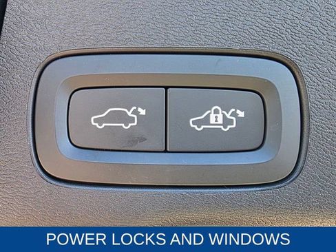 Used 2023 Volvo XC60 T8 Ultimate w/ Climate Package image 19