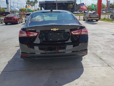 Used 2020 Chevrolet Malibu LT FWD image 2