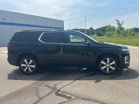 Used 2023 Chevrolet Traverse LT w/ LT Premium Package FWD image 6